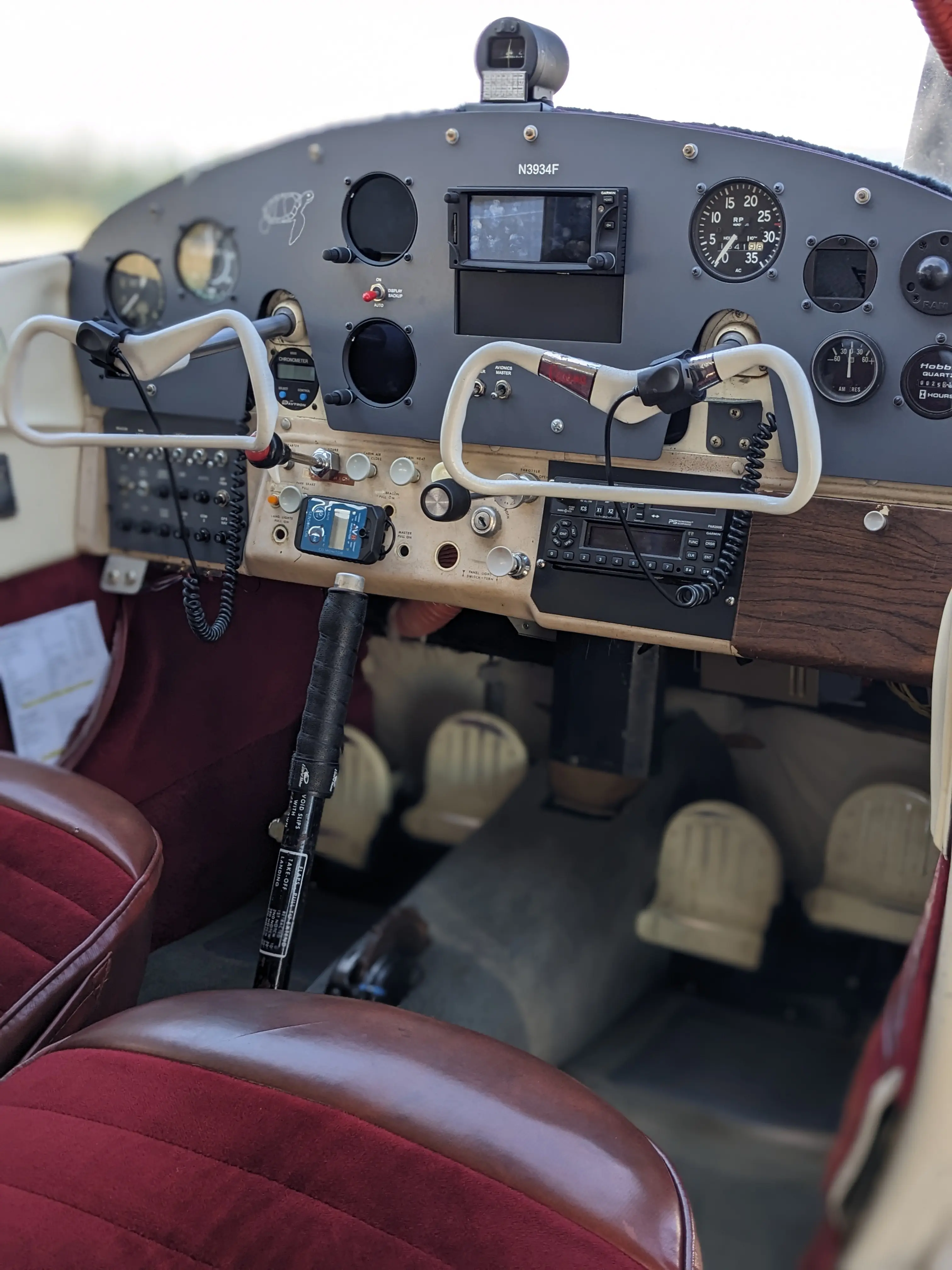 The interior of the 172, focusing on the panel.