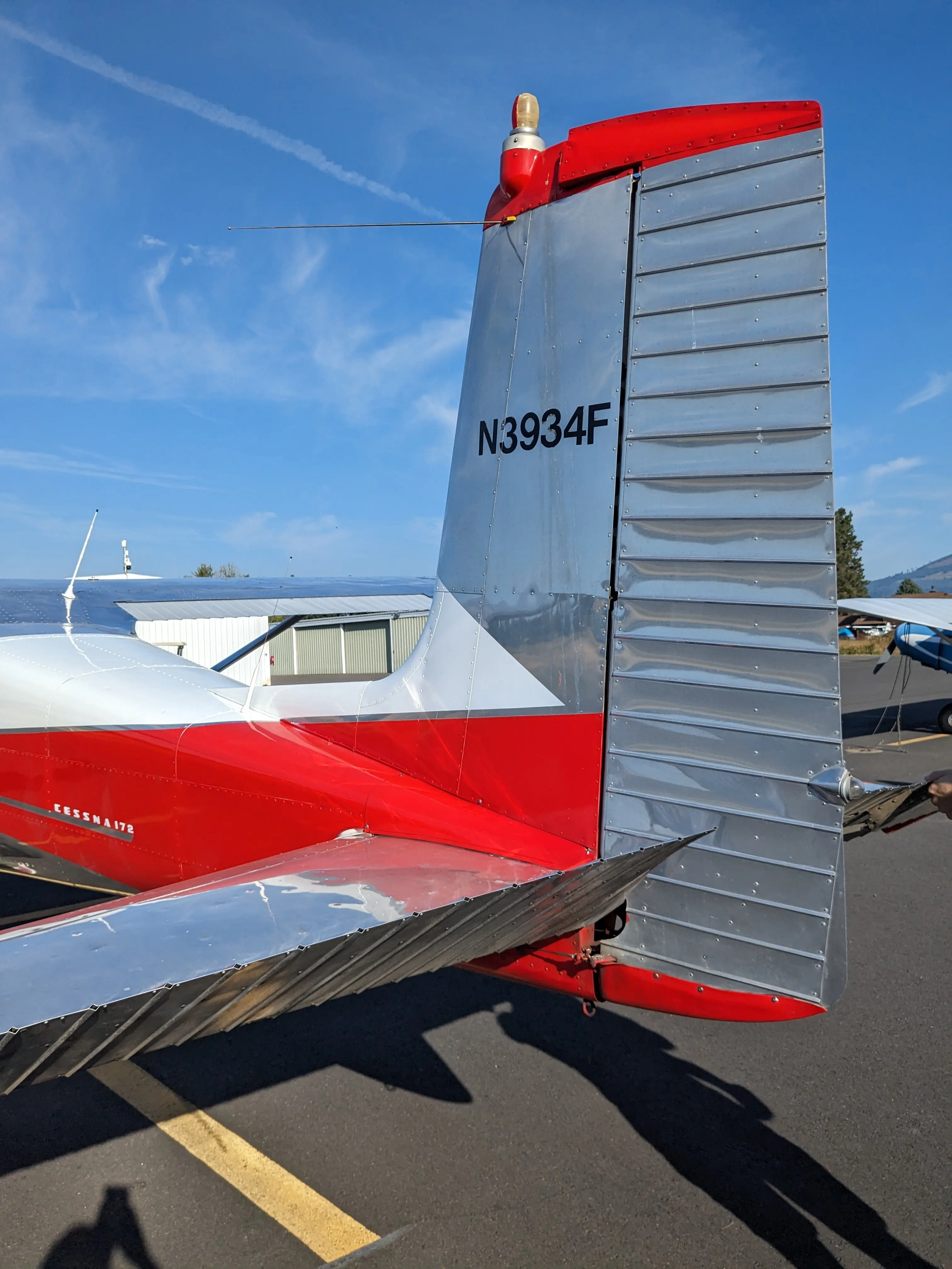 A close-up on the 172's tail.